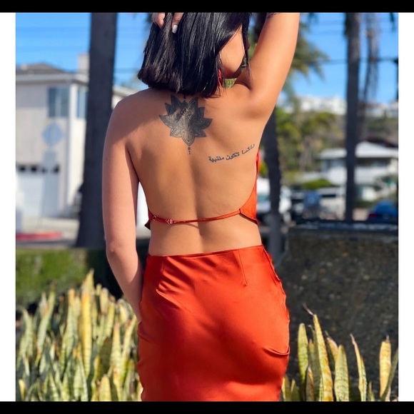 Beautiful satin halter top skirt set in burnt orange. - Picture 4 of 4